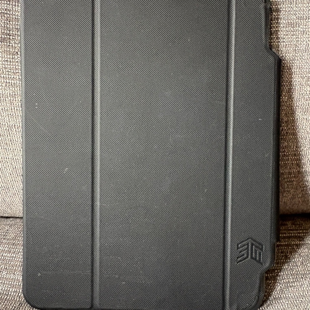 iPad 11” Cover with Stand and Minimalist Design